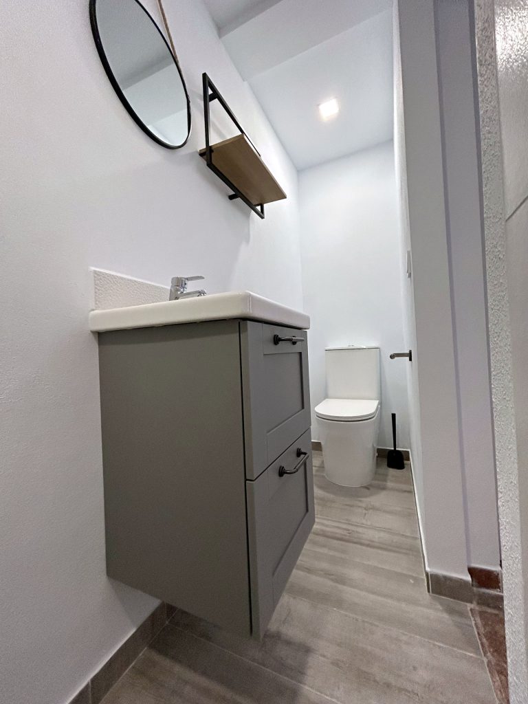 Bathroom overview in Cordial
