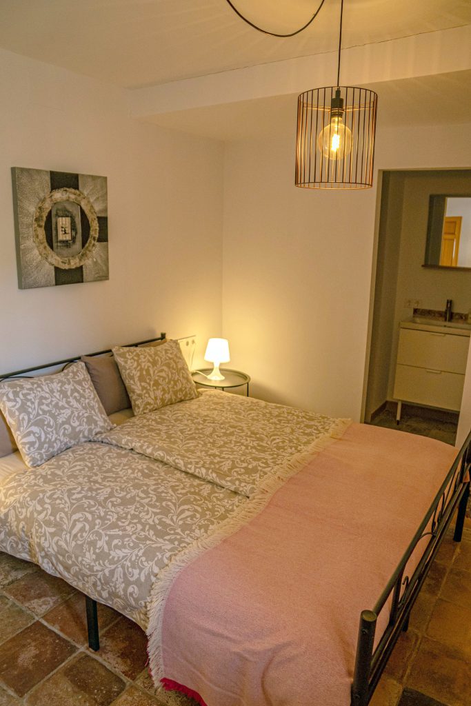 Side view of the bed in Rigoletto