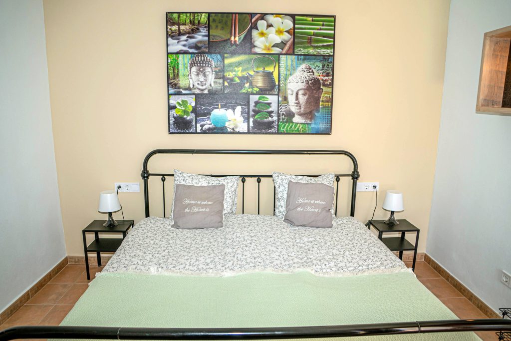 Front view of the bed in Señorita